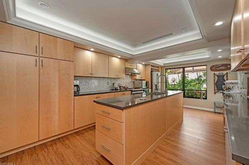 368 Edgemere Way, Naples FL 34105-7151 exterior