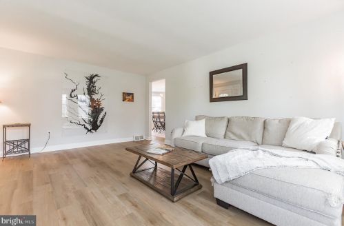 300 Collings Ave, Camden NJ 08107-1738 exterior