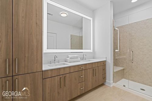 775 Juniper St, Atlanta GA  30308-1310 exterior