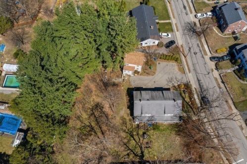 617 Grv St, Newton MA 02466-2209 exterior