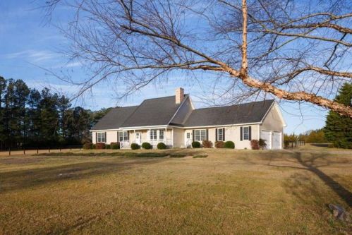 1069 Horace Walters Rd, Raeford, NC 28376-7385