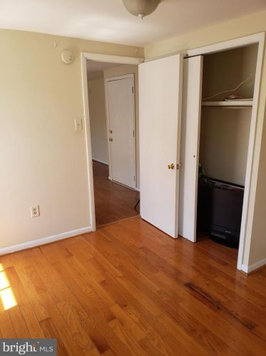 100 3rd St, Philadelphia PA  19106-1882 exterior