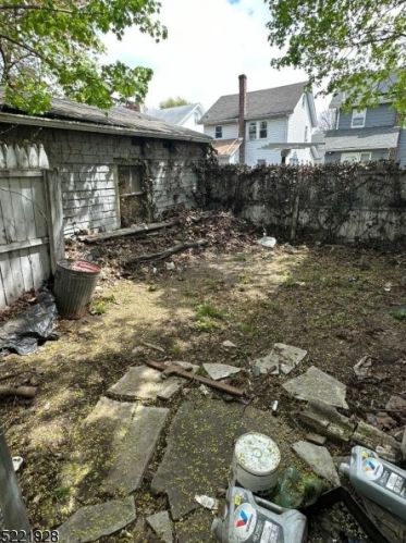 322 Vermont Ave, Irvington NJ 07111-2563 exterior