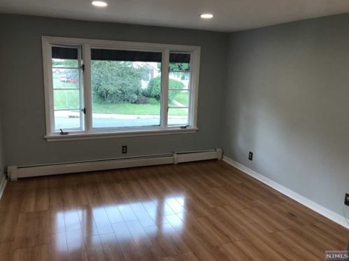 892 Palisade Ave, Teaneck NJ  07666-3410 exterior