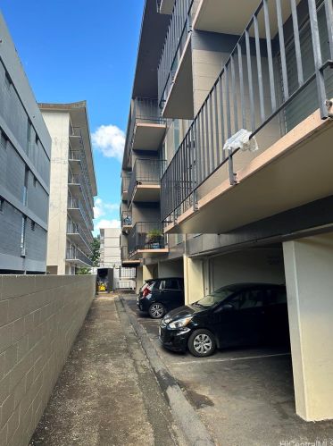 1442 Kewalo St, Honolulu HI 96822-4177 exterior