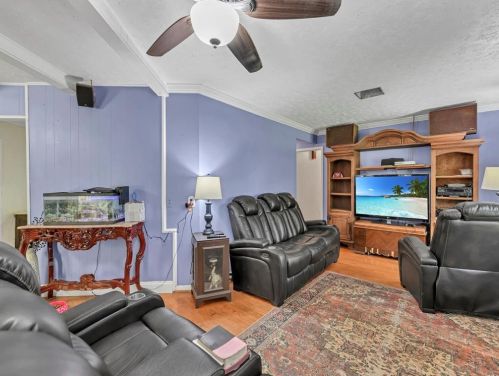 113 Greenway Dr, Conroe TX 77304-1711 exterior