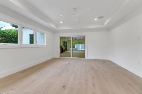 2900 Crayton Rd, Naples FL 34103-3532 exterior