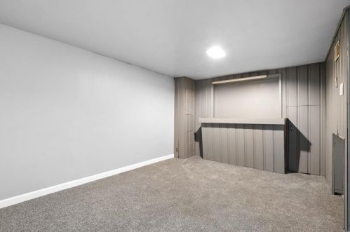 1044 Renshaw Dr, Saint Louis MO 63135-2833 exterior