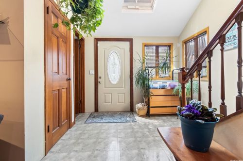 12 Cedarwood Dr, Huntington Station, NY 11746-1305