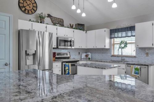 9616 Long Meadow Dr, Tampa FL  33615-1236 exterior