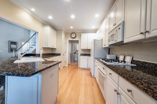 3904 Royal And Ancient Dr, Saint Charles, IL 60174-8772