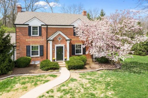 1281 Lay Rd, Saint Louis, MO 63124-1823