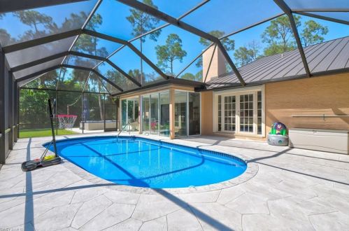 3690 27 Ave, Naples FL 34117-7131 exterior