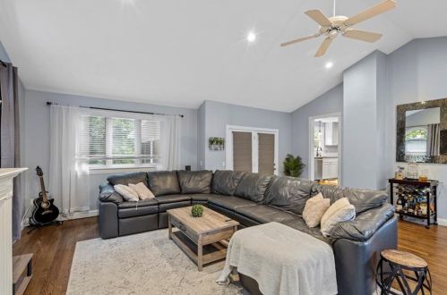 36 Mulberry Cir, Providence RI 02919-2534 exterior