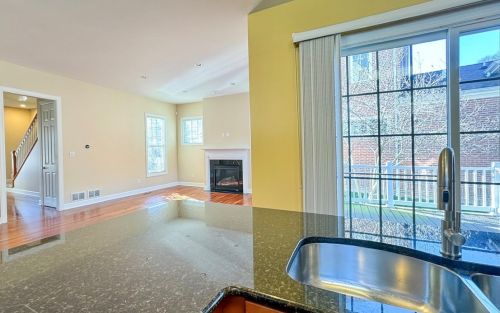 1531 Biltmore Ln, Pittsburgh PA 15217-4501 exterior