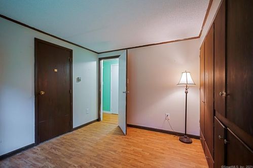 81 Rte 80, Deep River CT 06419-1429 exterior