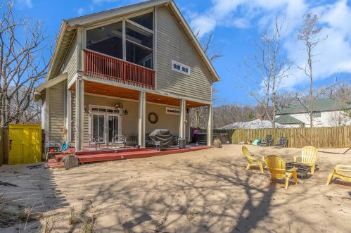 665 Shelby St, Gary IN 46403-2254 exterior