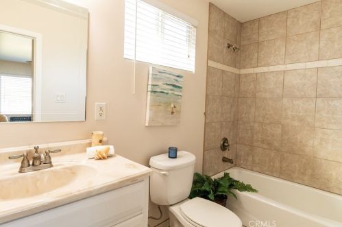 9926 Rosecrans Ave, Bellflower CA 90706-2464 exterior