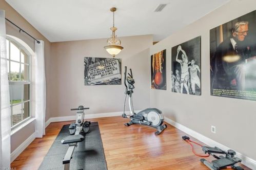 2720 27 Ave, Naples FL 34120-8988 exterior