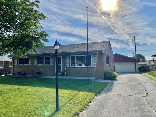 4468 65th St, Milwaukee, WI 53220-3420