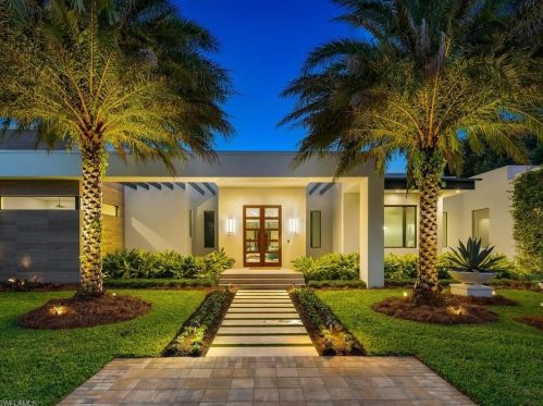 172 Center St, Naples, FL 34108-2914