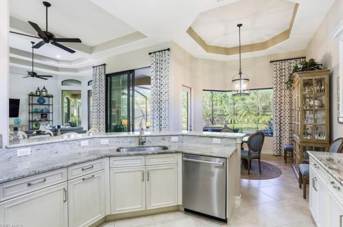 6473 Costa Cir, Naples FL 34113-1700 exterior