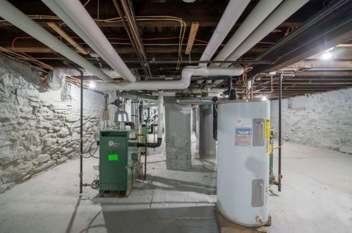 31 Hitchcock Rd, Worcester MA 01603-2622 exterior