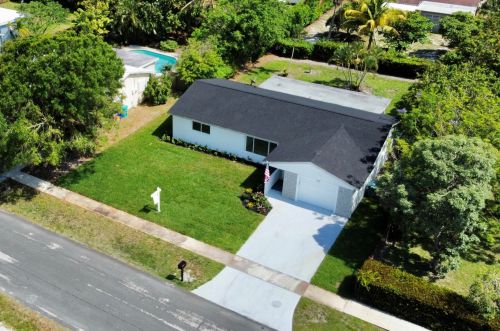 152 27 Ave, Boynton Beach FL 33435-7632 exterior