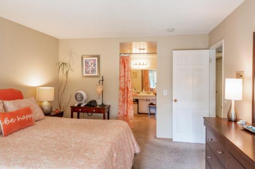 856 Opal Dr, San Jose CA 95117-2652 exterior