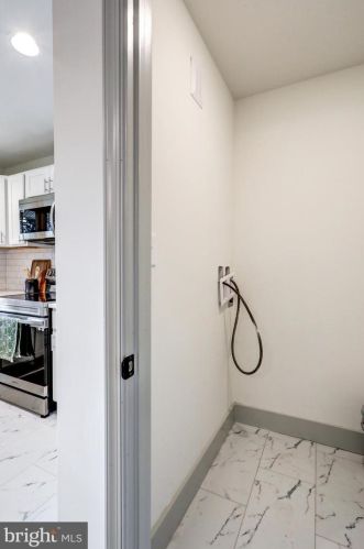 1303 Willow Street Pike, Lancaster PA  17602-4633 exterior