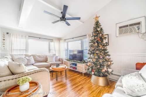 1412 Tamiami Rd, Lacey NJ 08731-5038 exterior