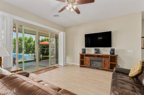 8607 16 Dr, Phoenix AZ 85007-4402 exterior