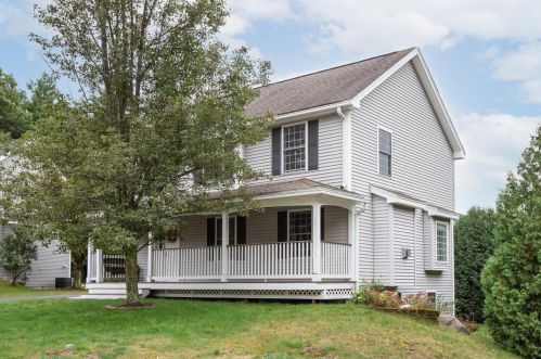 4 Devinne Dr, Concord NH 03301-5900 exterior