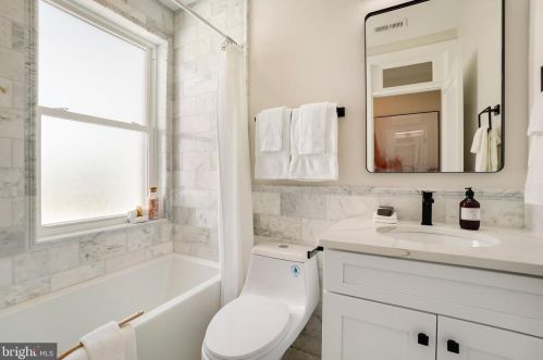 4215 16th St, Washington DC  20011-7005 exterior