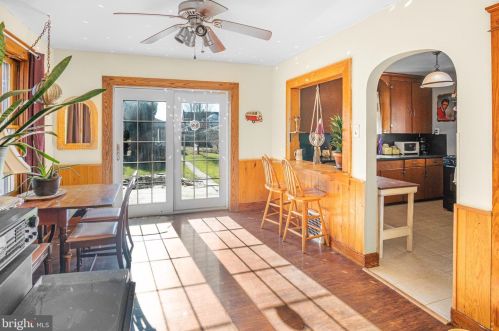 221 Locust St, Hanover PA  17331-2617 exterior