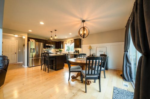 6308 Norfolk Dr, Meskegon MI 49444-7894 exterior