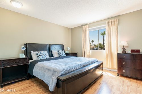 8216 32nd Ave, Phoenix AZ  85051-6022 exterior