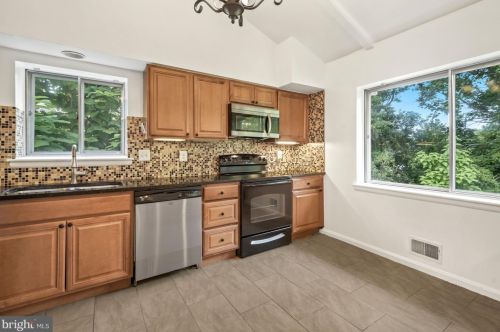 11008 Wheeler Dr, Silver Spring MD 20901-4426 exterior