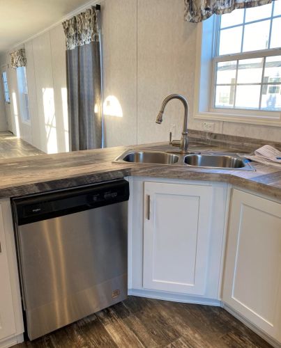 29 Hazel Dr, Concord NH 03301-3426 exterior