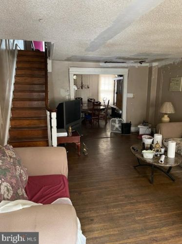 7305 Limekiln Pike, Philadelphia PA 19138-1334 exterior