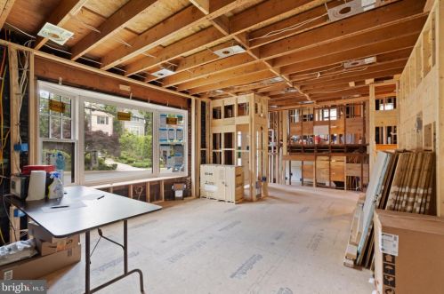 5121 Klingle St, Washington DC  20016-2654 exterior