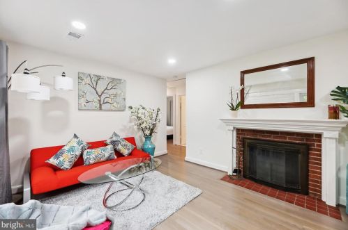 5117 Mount Vernon Memorial Hwy, Alexandria VA  22309-3319 exterior