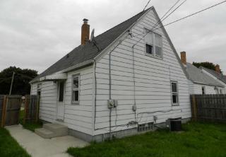 3838 20th St, Milwaukee, WI 53221-1515