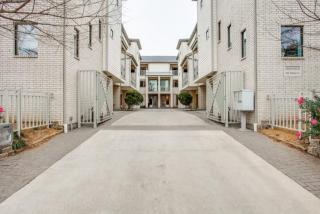 3926 Holland Ave, Dallas TX  75219-3810 exterior