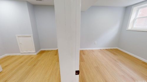 59 20 St, Huntington Station NY 11746-3202 exterior