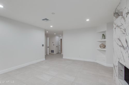 9919 47th Pl, Phoenix AZ  85028-4242 exterior