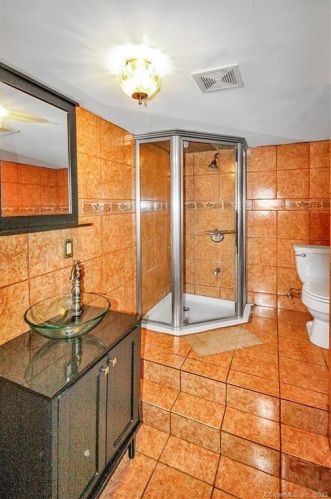 315 Bingham St, New Britain CT 06051-3824 exterior