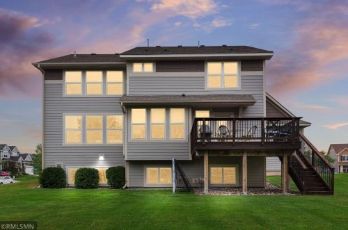 3262 Arden Rdg, Saint Paul, MN 55129-5220