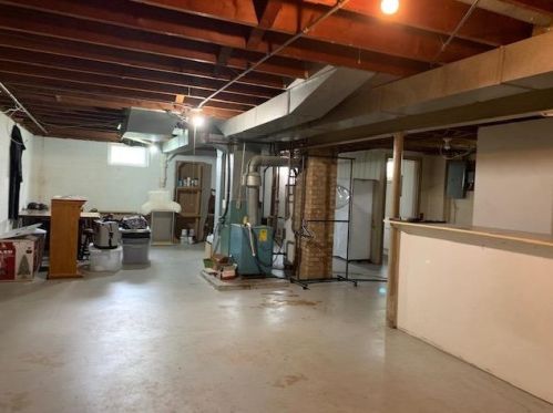 6121 Pennsylvania St, Gary IN 46410-3031 exterior