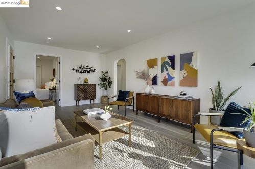 2043 Emerson St, Berkeley CA 94705-1813 exterior